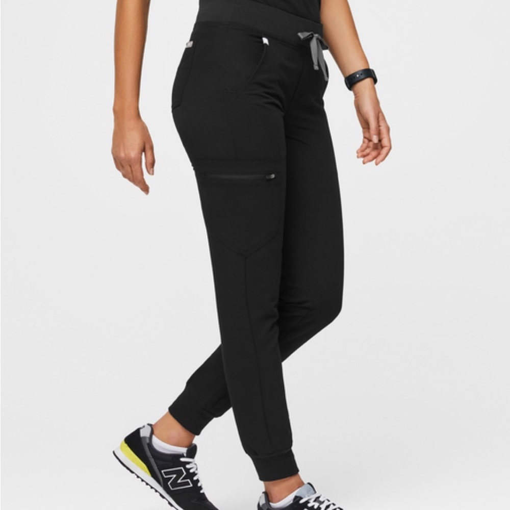 FIGS Zamora Jogger Scrub Pant - BLACK (M)